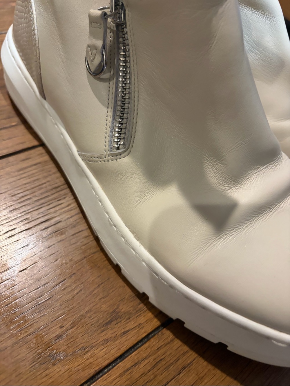 Vionic Cream Leather Ankle Booties with Side Zipper - Picture 3 of 8